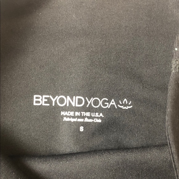 Beyond Yoga Black and Silver Glitter Leggings 💜 - Picture 3 of 9